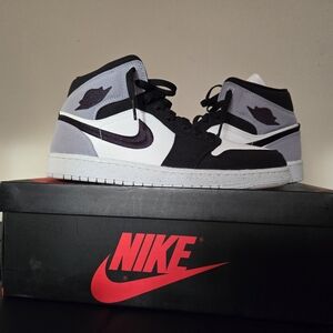 Air Jordan 1 Womens Mid SE-10